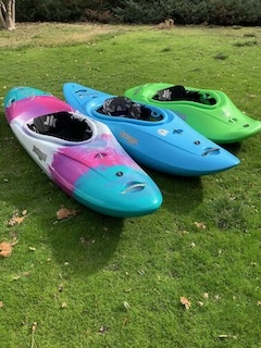 Choosing a Beginner Whitewater Paddling Kayak